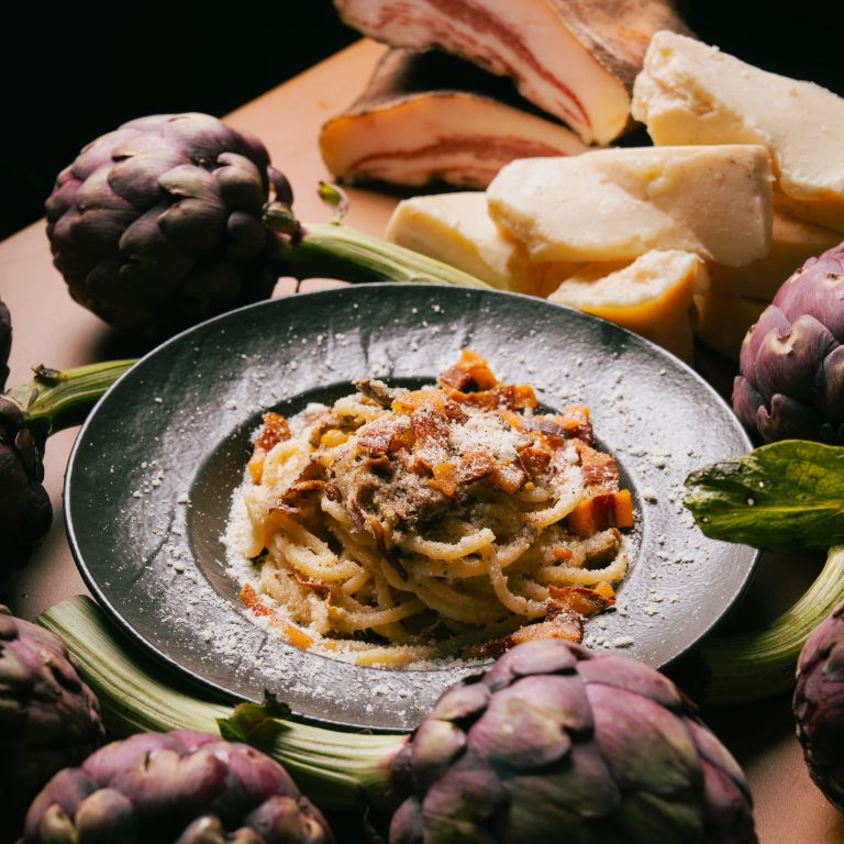 pasta alla gricia con guanciale, pecorino e carciofi di Cibus a Civitavecchia